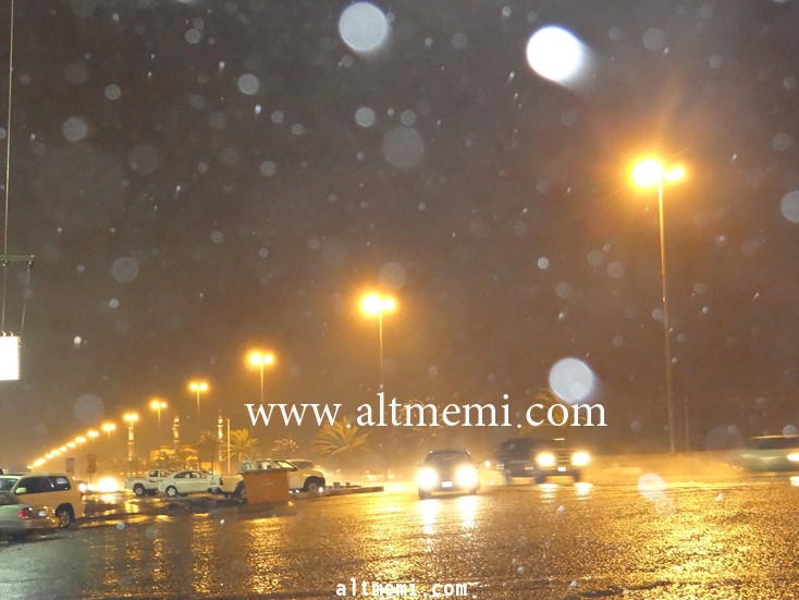 امطر حائل ليلاً بالفيديو والصور