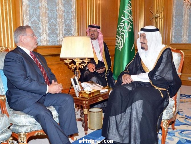 نائب خادم الحرمين يستقبل رئيس لجنة العلاقات الخارجية بمجلس الشيوخ الأمريكي